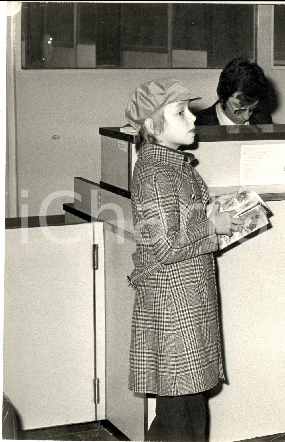 1975 ca GOSSIP MILANO Gianluca GUIDI bambino in viaggio (5) *Foto 20x30 cm