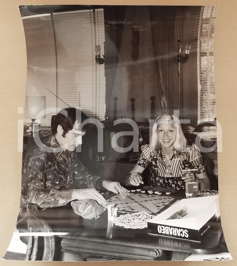 1970 ca COSTUME I VIANELLA - Wilma GOICH Edoardo VIANELLO a casa (4) *Foto 30x40
