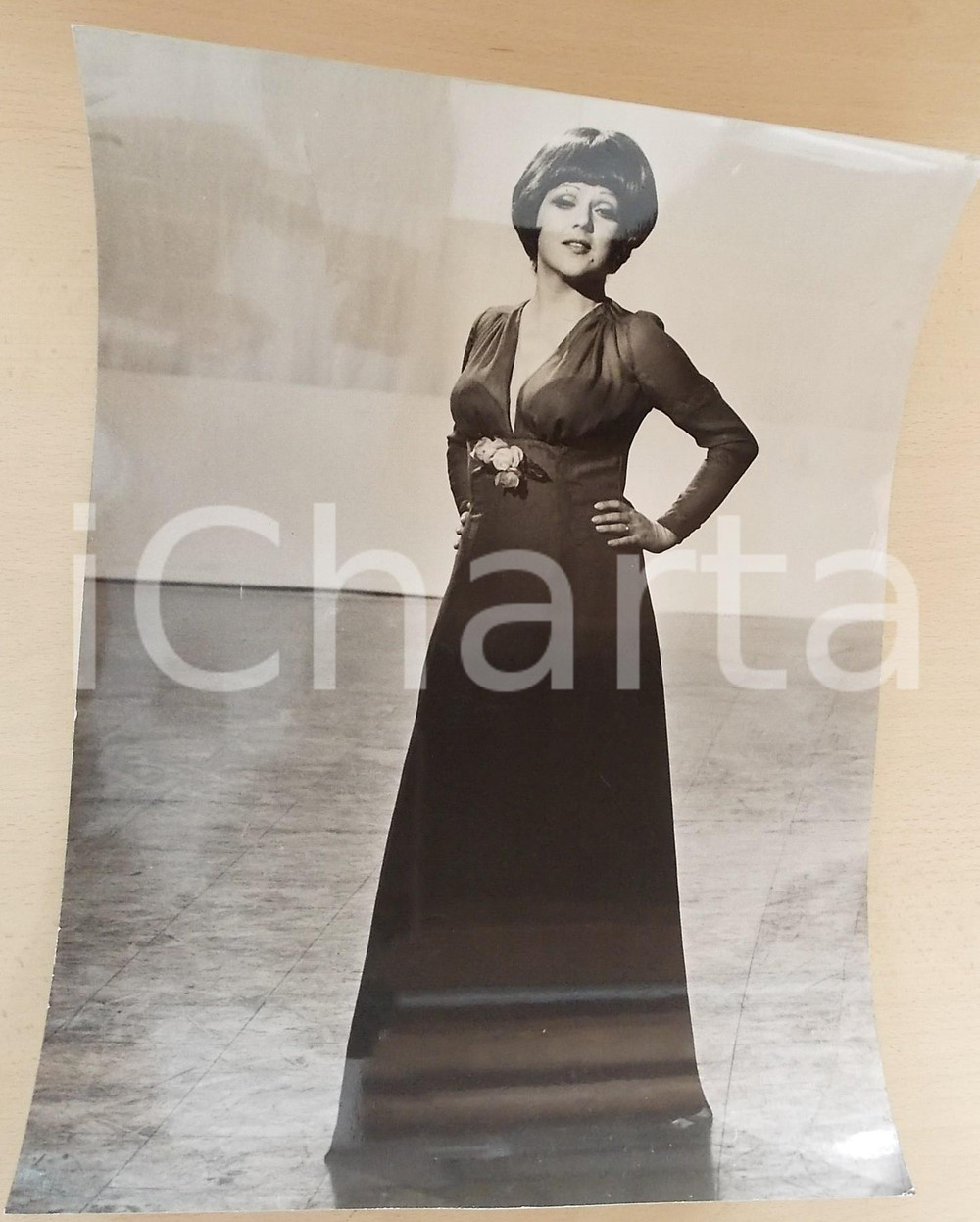 1970 ca COSTUME ITALIA Cantante Orietta BERTI sul palco (2) *Foto 30x40