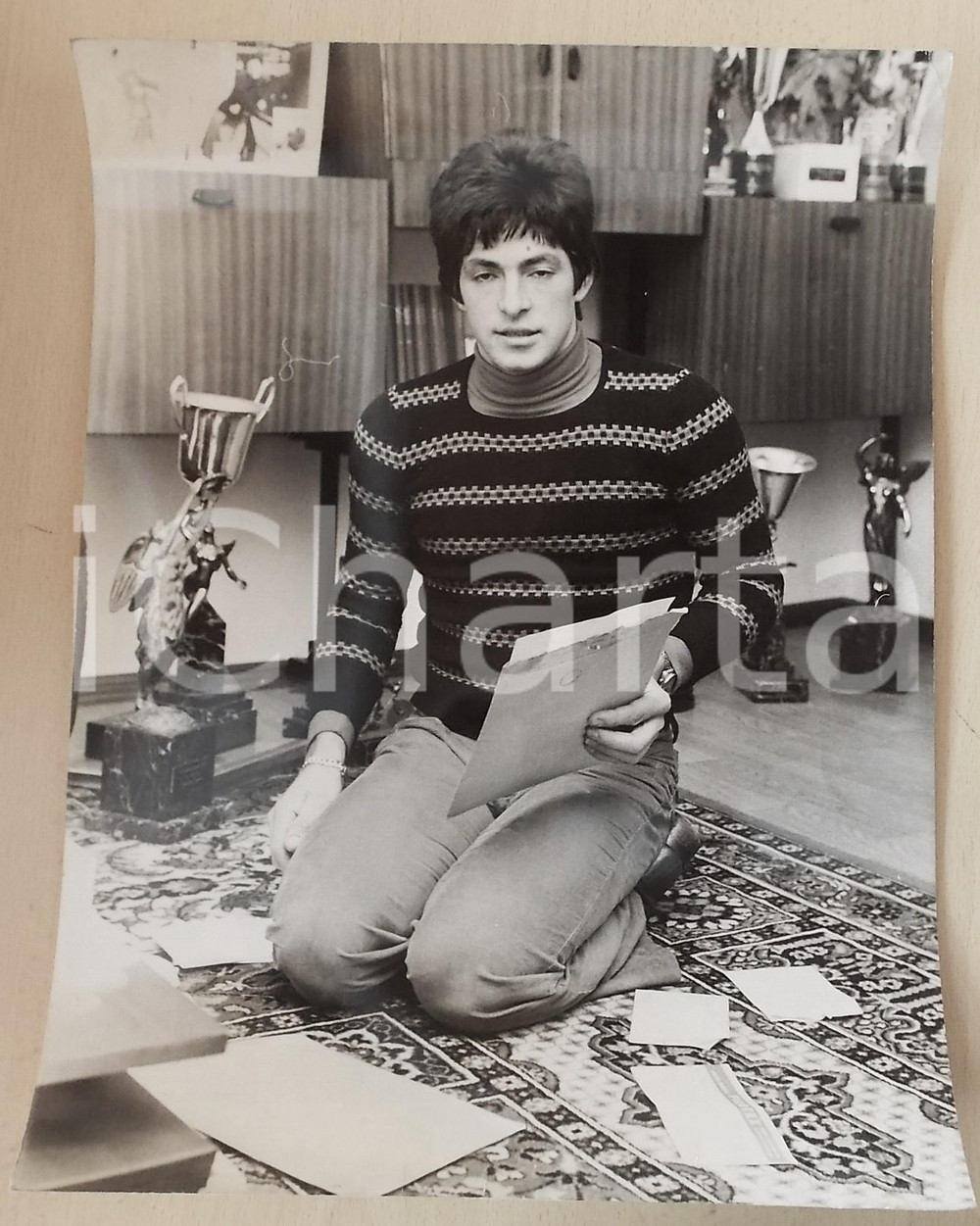 1970 ca COSTUME ITALIA Ciclista Francesco MOSER nella sua casa *Foto 30x40 cm