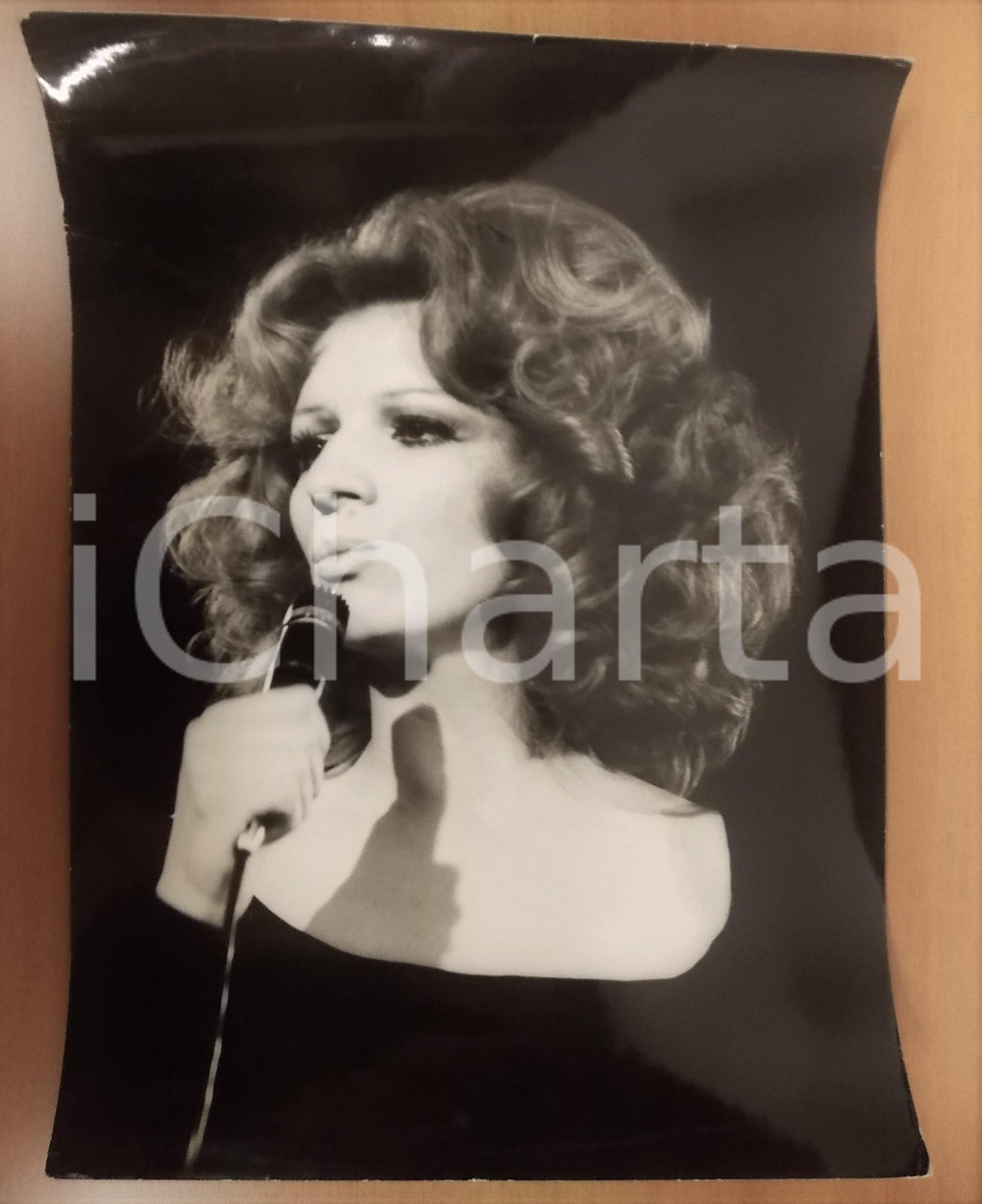 1970 ca COSTUME ITALIA Cantante Iva ZANICCHI in concerto  *Foto 30x40 cm