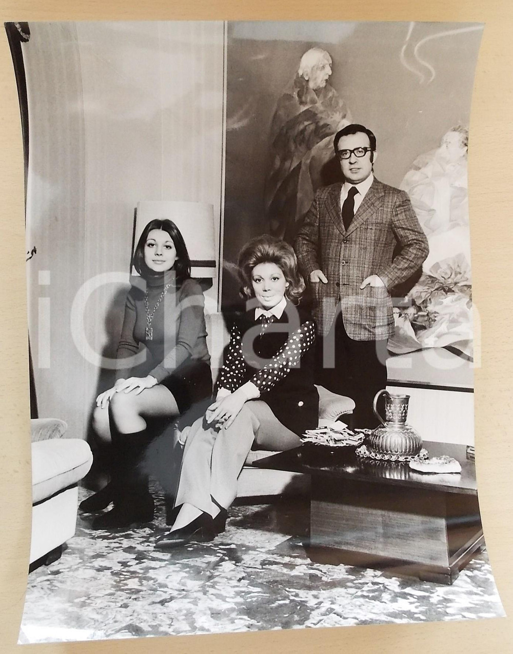 1970 ca COSTUME Ritratto del soprano Mirella FRENI in famiglia (1) Foto 30x40 cm