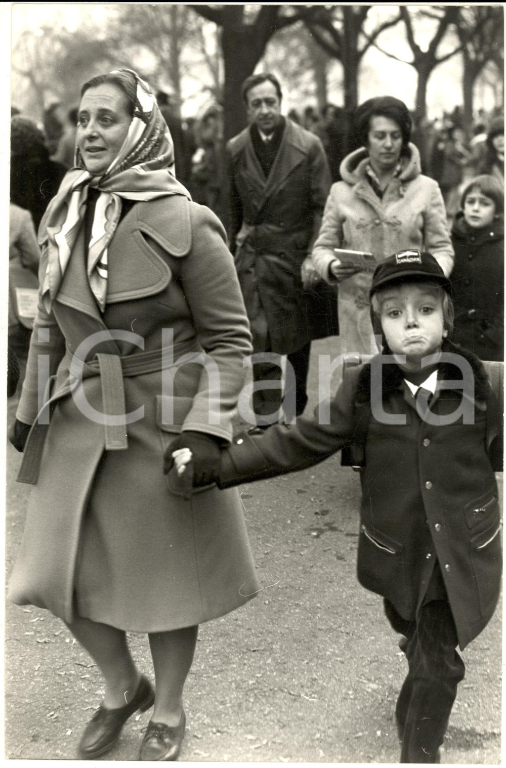 1975 ca GOSSIP MILANO Gianluca GUIDI bambino al parco (1) - Foto 20x30 cm