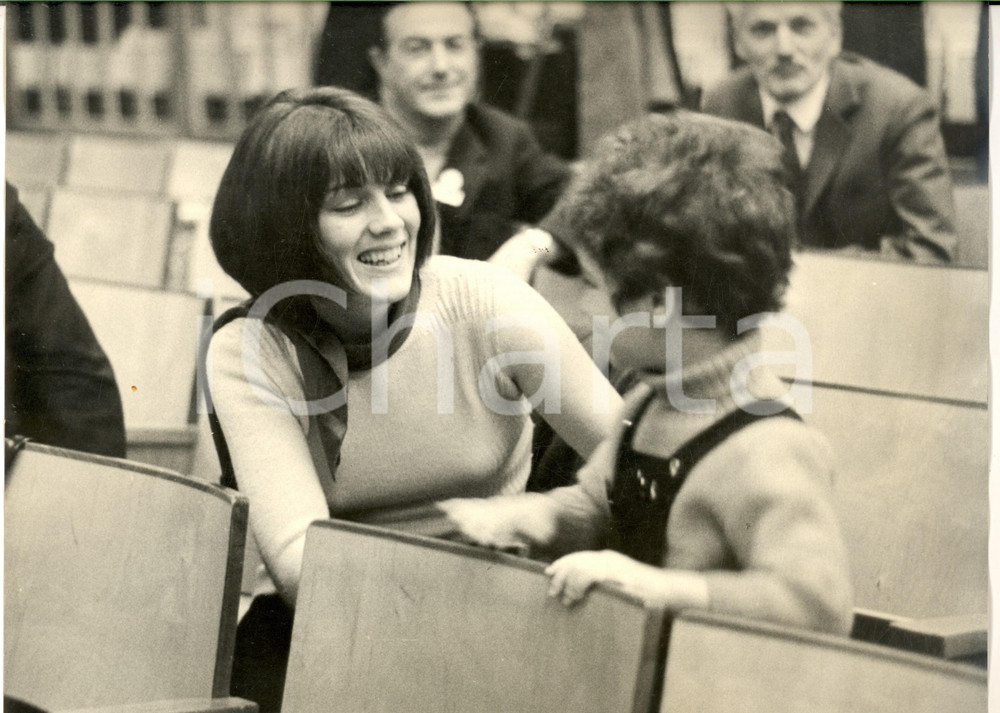 1970 ca SANREMO Cantante Caterina CASELLI in platea *Fotografia 30x24 cm