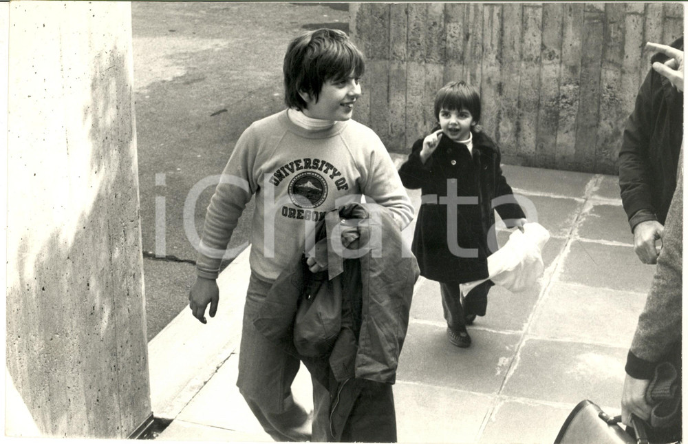 1975 ca SVIZZERA Massimiliano PANI con la sorella Benedetta MAZZINI (1) Foto 