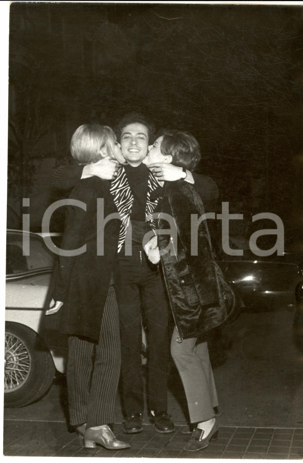 1970 ca  COSTUME I GIGANTI Checco MARSELLA  a una serata - Foto 20x30 cm Fotografia d'epoca. CONDIZIONI: G    originale e autentica 1
