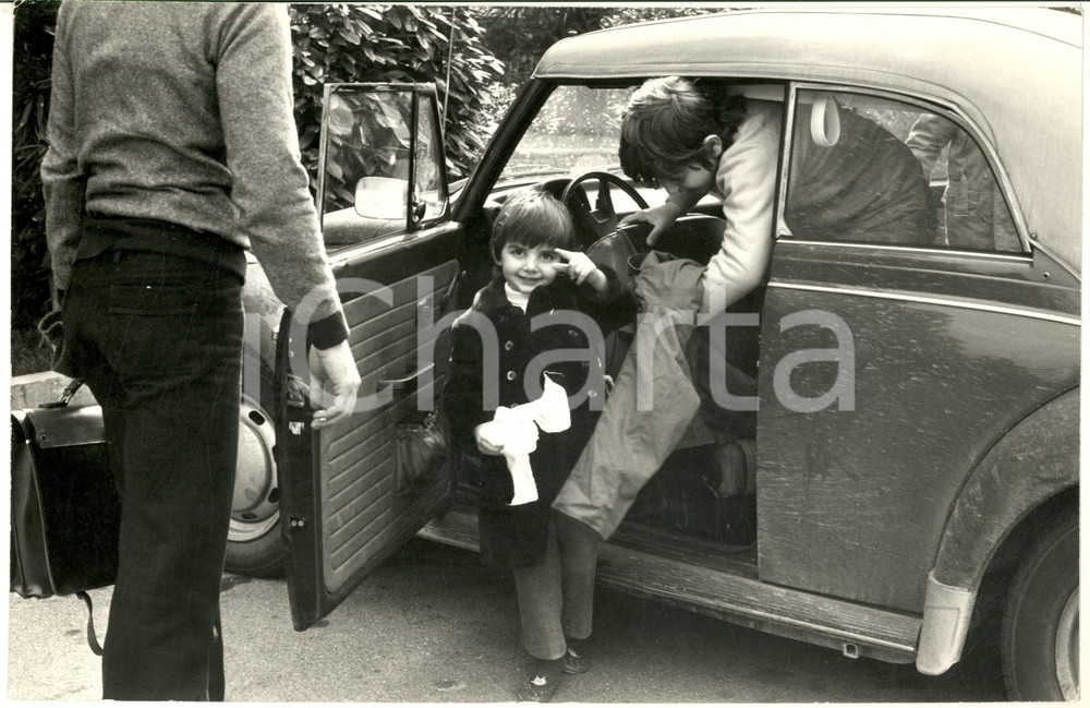 1973 COSTUME Ritratto di Benedetta MAZZINI CROCCO bambina (11) Foto 30x20 cm Fotografia d'epoca. CONDIZIONI: G FORMATO: 30x20 cm      originale e autentica 1