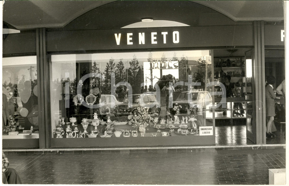 1971 CAPRIATE SAN GERVASIO - MINITALIA - Negozio VENETO - Foto 30x20 cm Fotografia d'epoca. CONDIZIONI: GFORMATO: 30x20 cm      originale e autentica 1
