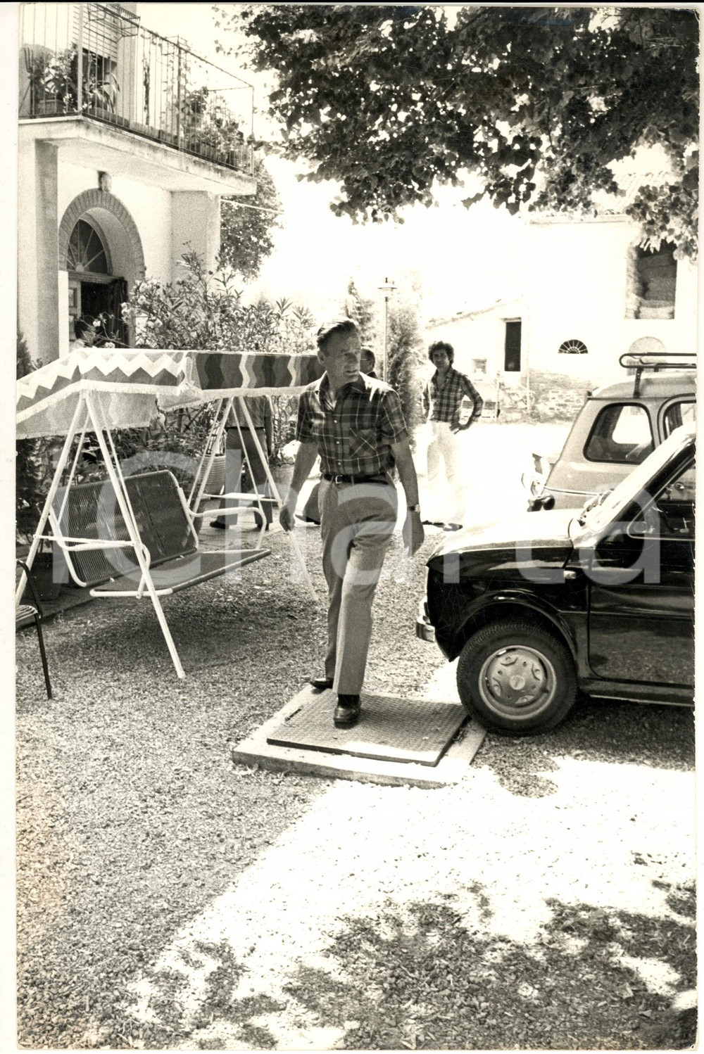 1970 ca RAVENNA Politico Benigno ZACCAGNINI in veste informale (1) Foto 20x30 cm Fotografia d'epoca. CONDIZIONI: GFORMATO: 20x30 cm      originale e autentica 1