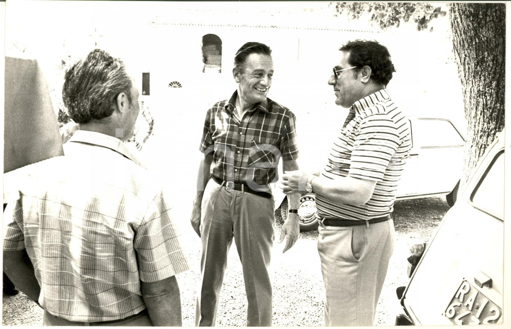 1970 ca RAVENNA Politico Benigno ZACCAGNINI tra la gente (3) Foto 30x20 cm Fotografia d'epoca. CONDIZIONI: GFORMATO: 30x20 cm      originale e autentica 1