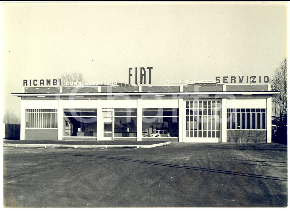 1955 ca GALLIATE Concessionaria FIAT SIVAMA - Veduta esterna *Foto 18x13 cm