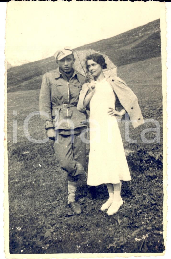 1934 MADESIMO Ritratto di una coppia sul prato *Foto cartolina VINTAGE