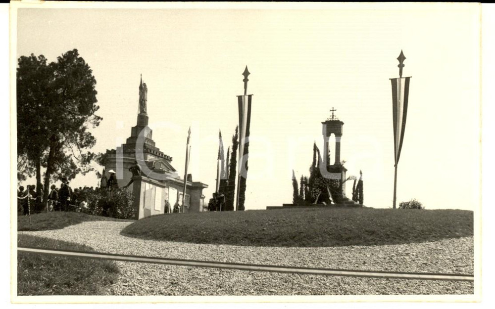 Fotografia d epoca originale 1930 ca MONTEBELLO DELLA BATTAGLIA Cerimonia presso l Ossario dei Caduti Foto 1