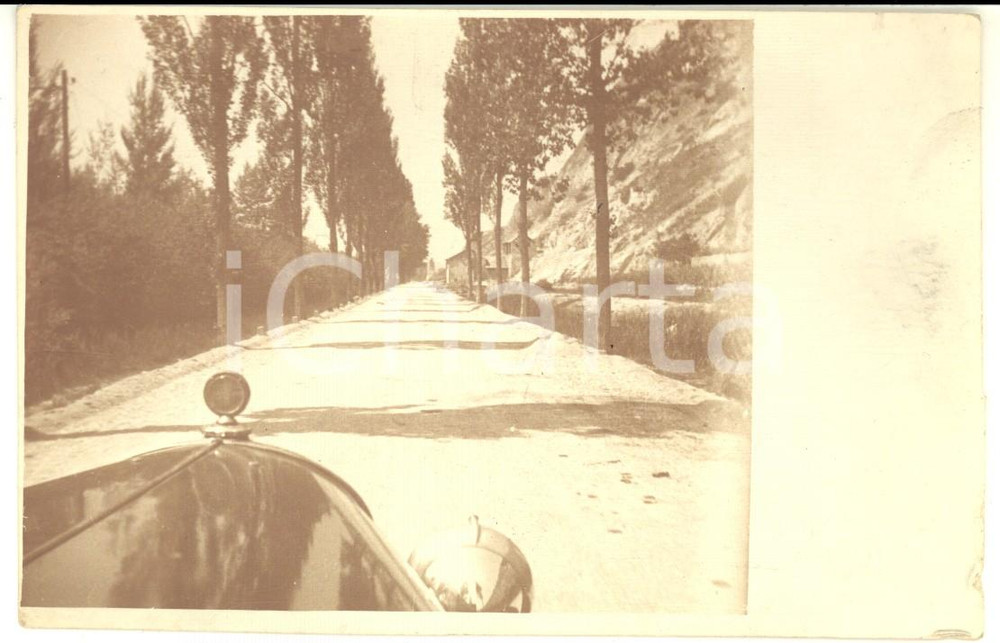 Fotografia d epoca originale 1920 ca ITALIA Veduta di una strada da automobile in viaggio Fotografia anonima 1