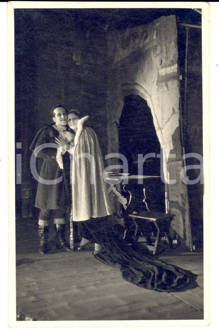 Fotografia d epoca originale 1930 ca LIRICA TOSCA ? Ritratto dei protagonisti in scena Foto 9x13 cm 1