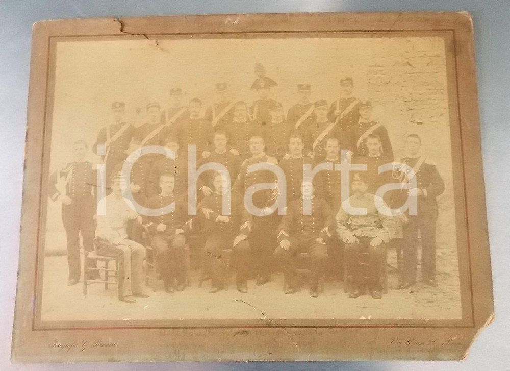 Fotografia d epoca originale 1890 ca ROMA CARABINIERI REALI  Ritratto di gruppo Foto RARA DANNEGGIATA 44x34 1