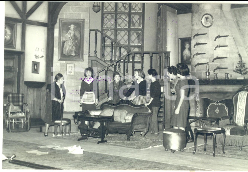 Fotografia d epoca originale 1955 ca TEATRO Compagnia della Commedia  Otto donne di Robert THOMAS Foto 1