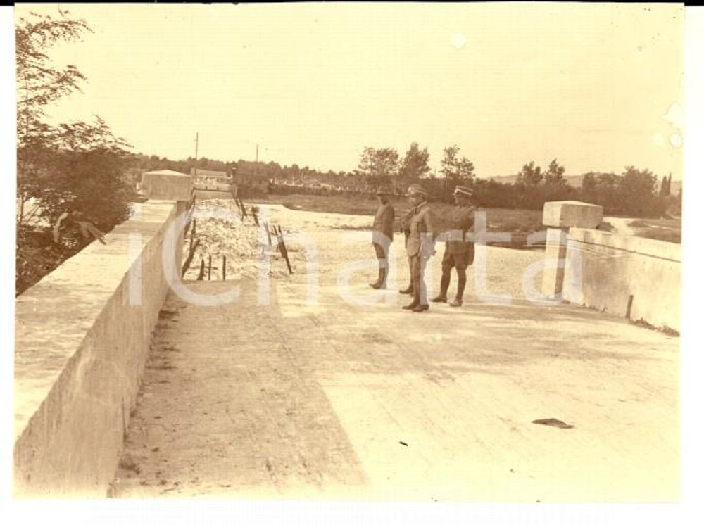 1916 WW1 ZONA DI GUERRA Pattuglia di ufficiali in zona rurale *Foto 8x6 cm