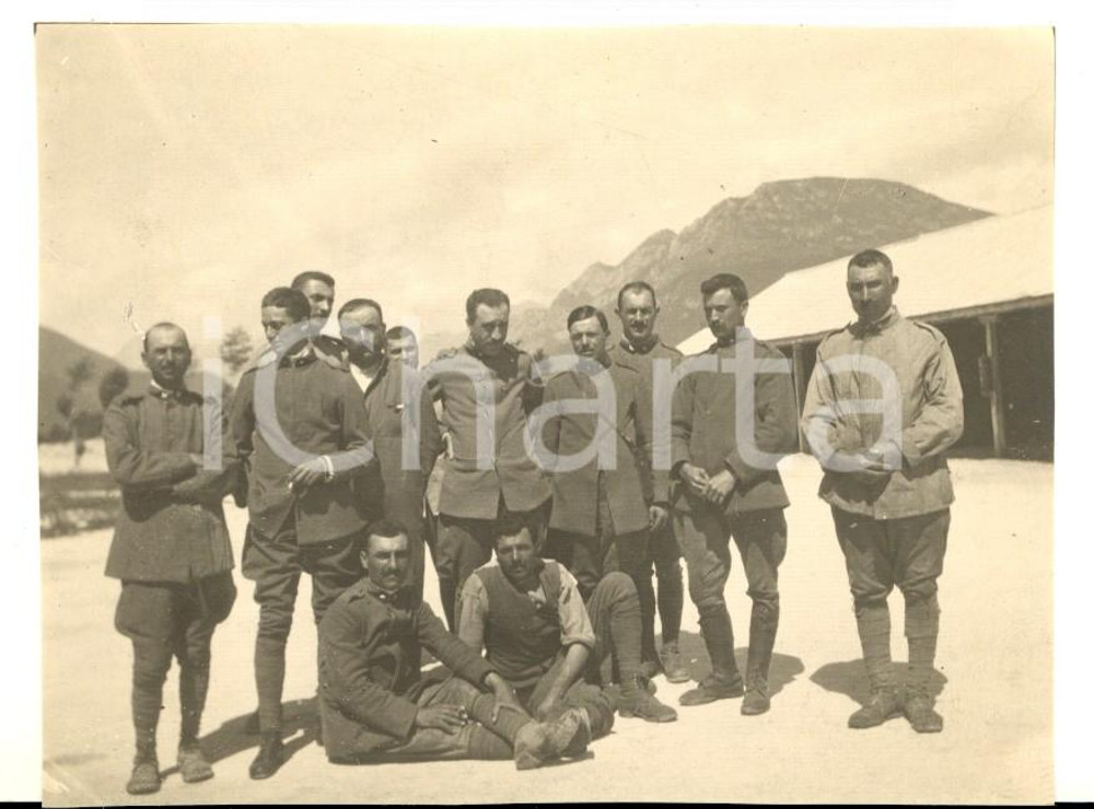 Fotografia d epoca originale Luglio 1917 WW1 ZONA DI GUERRA Soldati italiani al campo Foto 10x8 cm 1