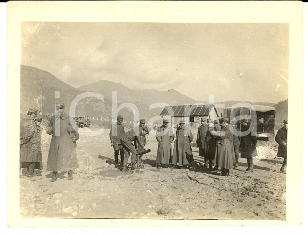 1917 WW1 ZONA DI GUERRA Ufficiali studiano la strategia di tiro - Foto 12x9