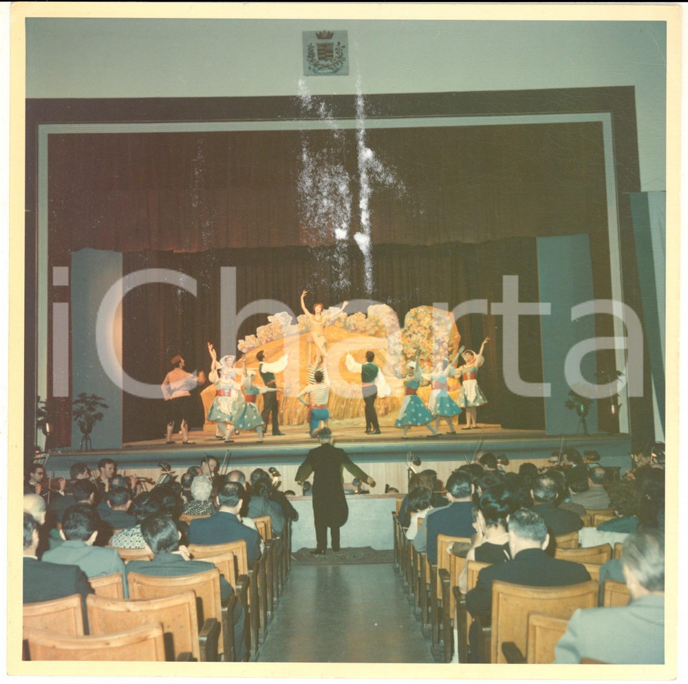 Fotografia d epoca originale 1970 ca MAGENTA Teatro Lirico  Stagione di prosa Foto DANNEGGIATA 20x20 cm 1
