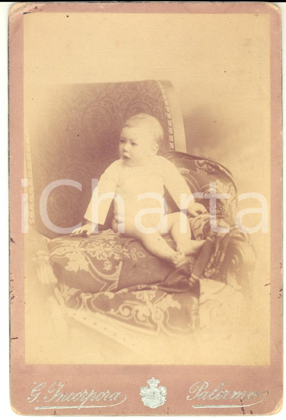 Fotografia d epoca originale 1910 ca PALERMO Ritratto di bambino su poltroncina Foto INCORPORA 11x16 1