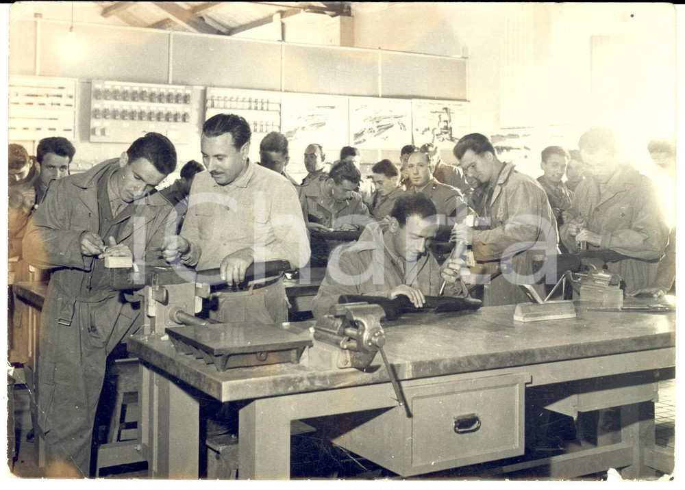 1950 ca MESSINA Laboratorio per fabbricazione armi esercito (2) Foto DANNEGGIATA