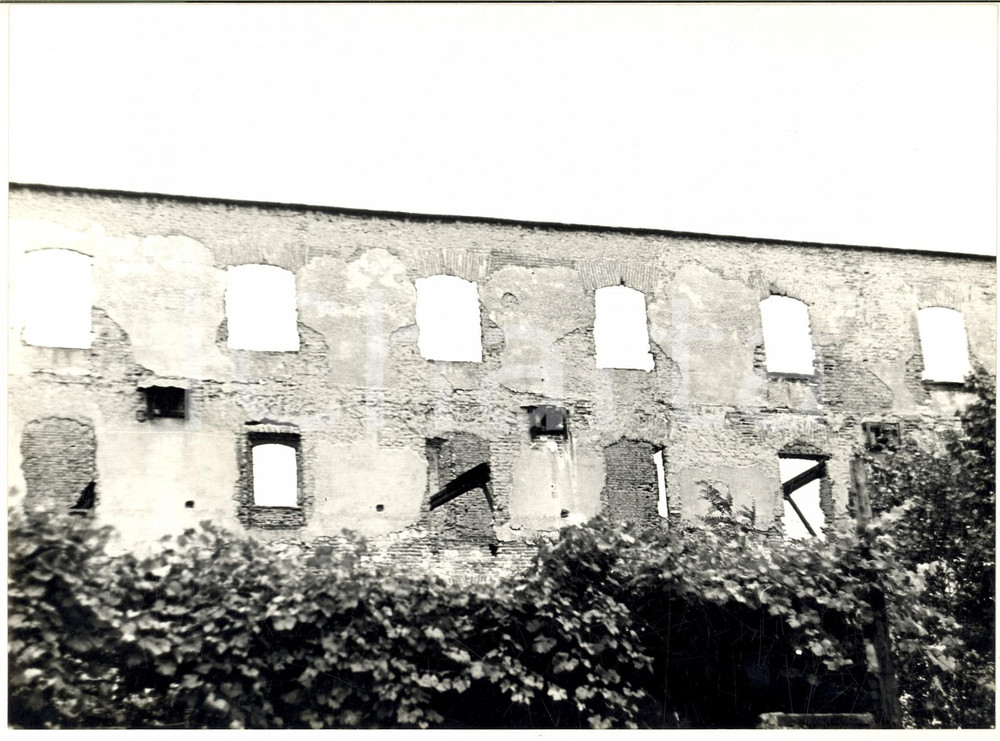 1960 ca MILANO SPARITA Via SCALDASOLE Veduta con edificio diroccato - Foto