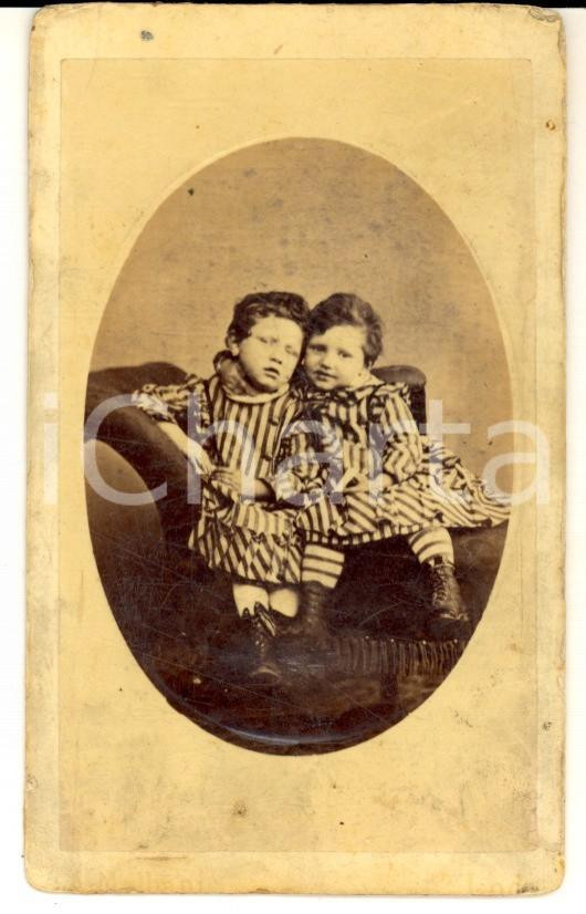 1870 ca LODI Ritratto di due sorelline in abito a righe - Foto A. MALLIANI CDV