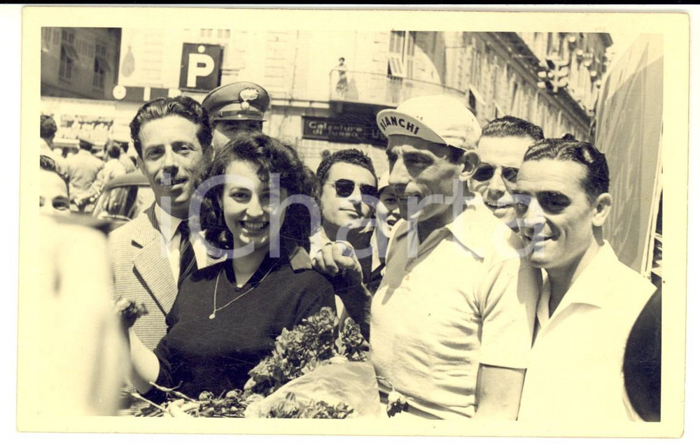 1950 ca CICLISMO Fausto COPPI vincitore per la BIANCHI - Foto cartolina