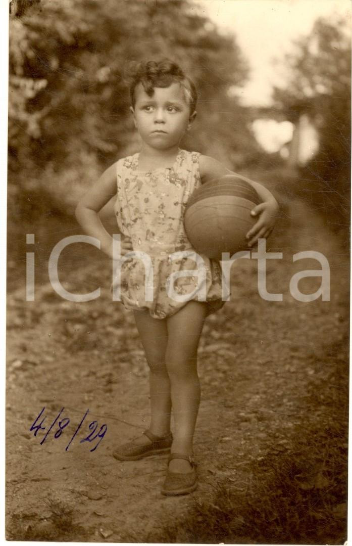 1929 CORGENO (VA) Ritratto di bambino con la palla - Foto cartolina ARTISTICA