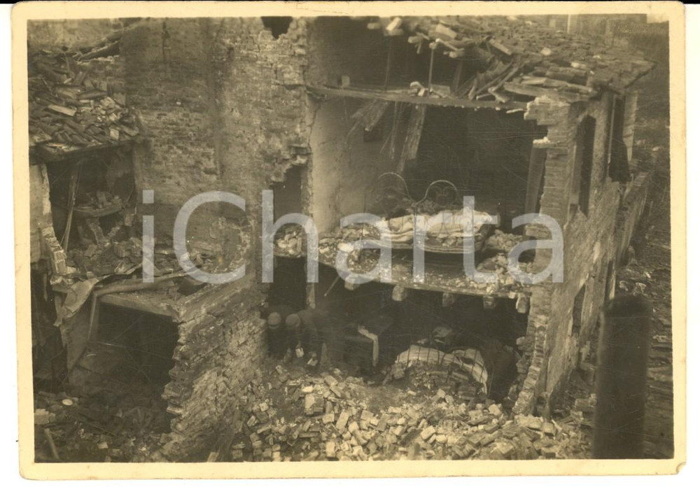 1916 WW1 ZONA DI GUERRA Militari tra le macerie di una palazzina - Foto 13x9 cm