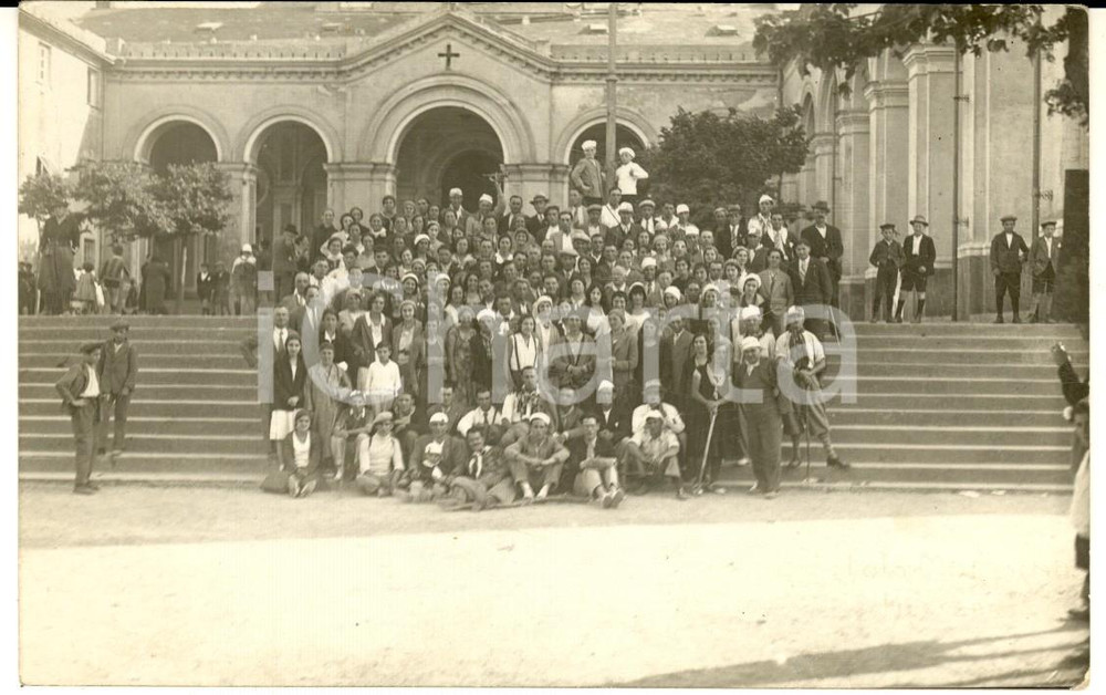 1930 ca Area di ALESSANDRIA Escursionisti presso un santuario - Foto cartolina 