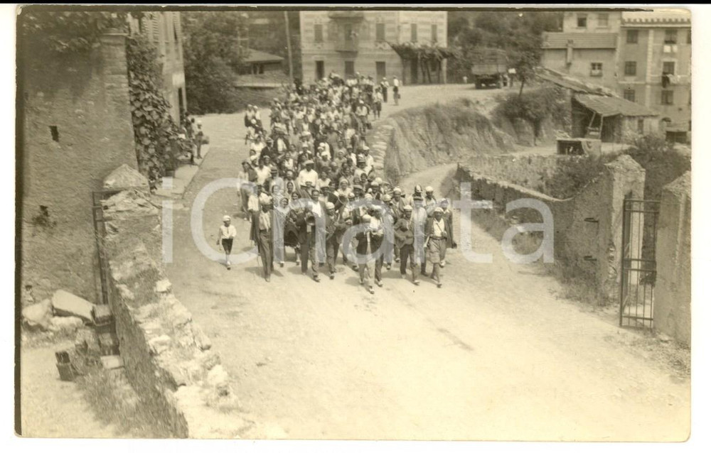 1930 ca Area di ALESSANDRIA Banda musicale in un paese di campagna - Foto