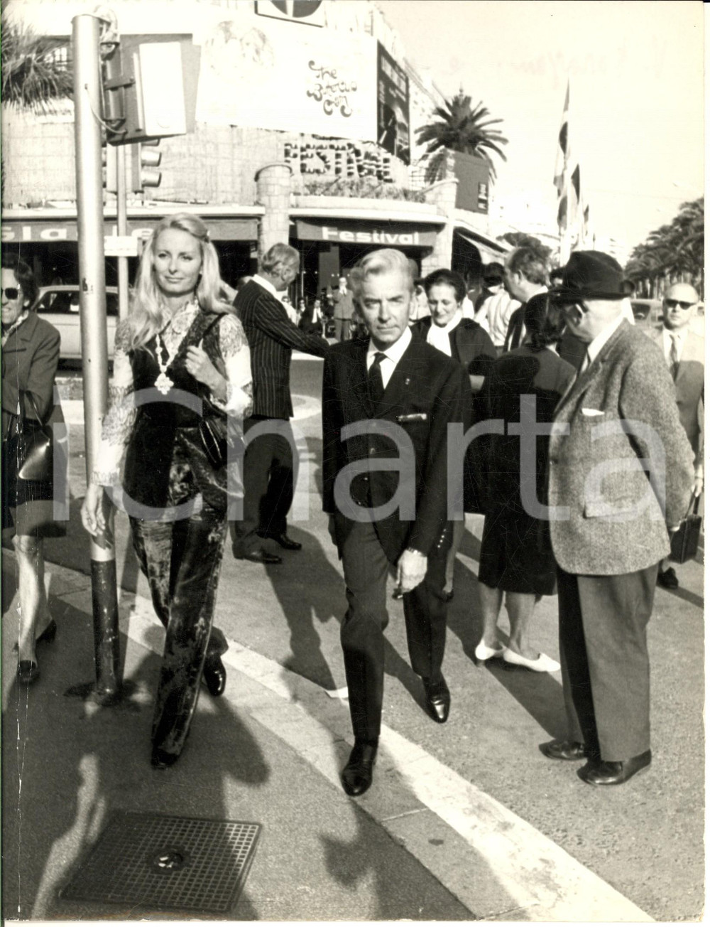 1970 ca COSTUME Direttore Herbert VON KARAJAN con la moglie Eliette - Foto 21x27