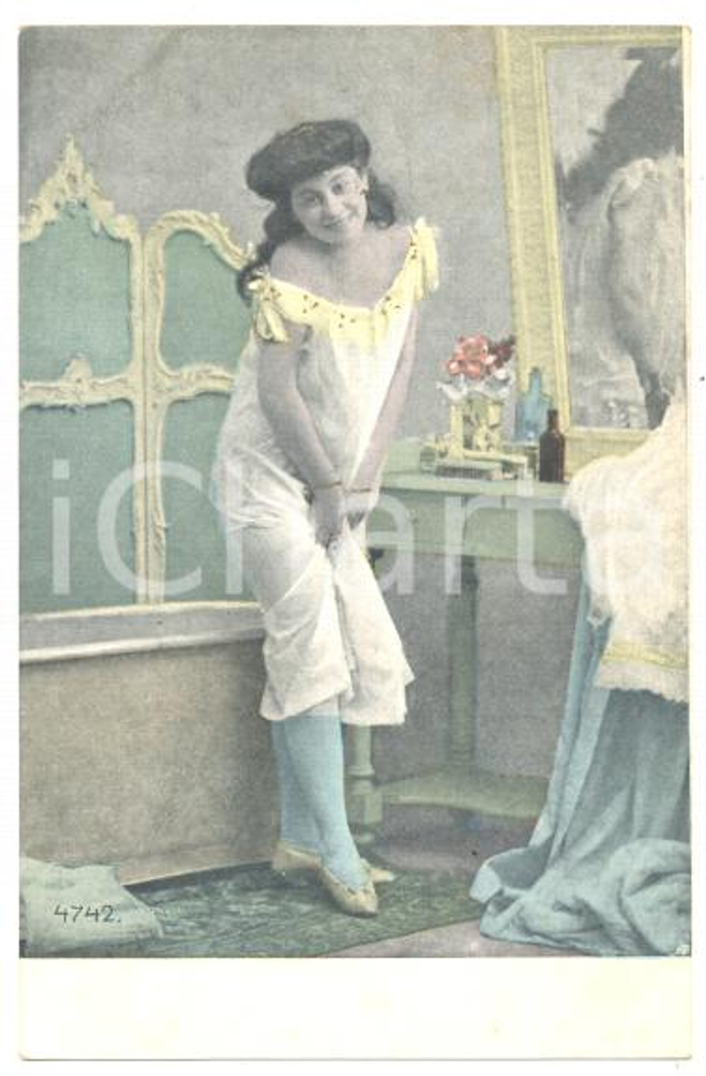 1910 ca ITALIA - COSTUME La toeletta della signora (1) Cartolina ALTEROCCA FP NV