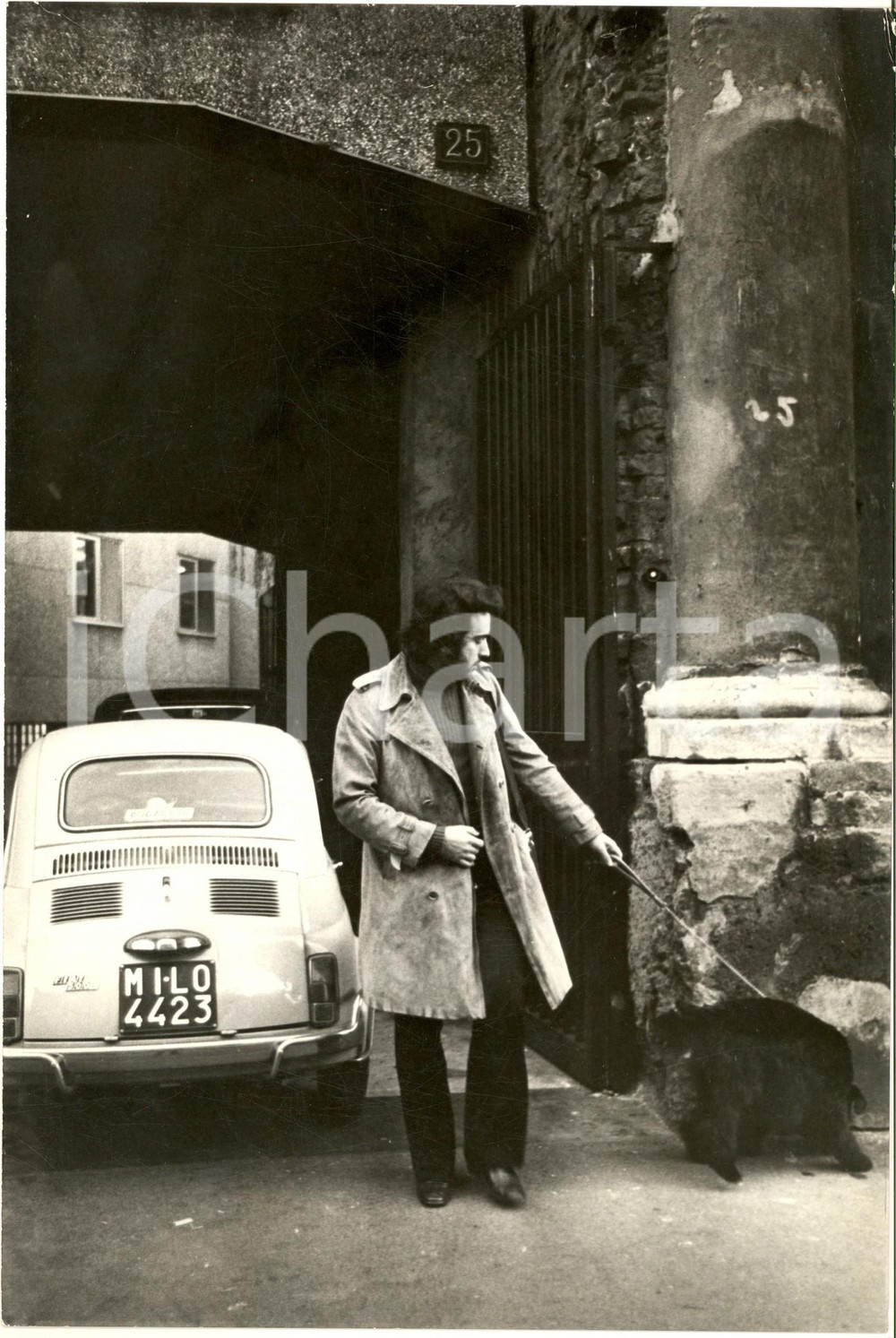 Fotografia d epoca originale 1970 ca MUSICA ITALIA Augusto MARTELLI con il suo cane 4  Foto 20x30 cm 1