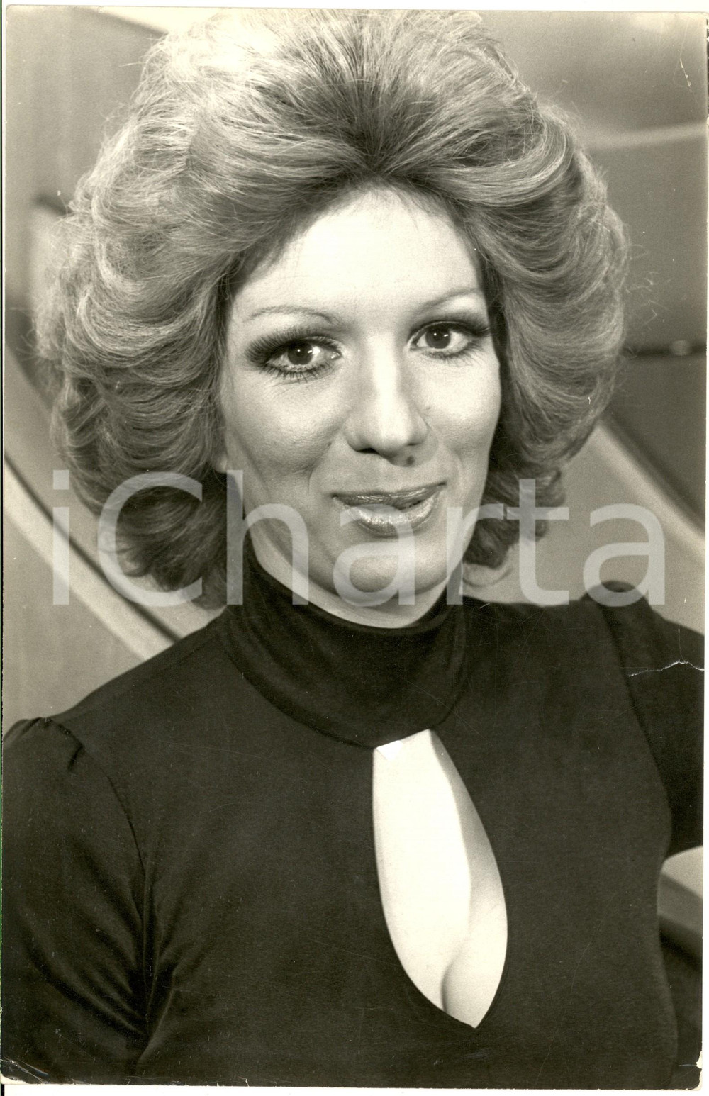 1974 FESTIVAL DI SANREMO Ritratto di Iva ZANICCHI (2) - Foto 20x30 DANNEGGIATA