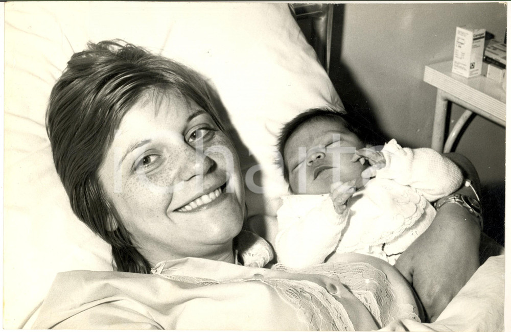 1975 ca COSTUME Moglie e figlio neonato del cantante DONATELLO (5) - Foto