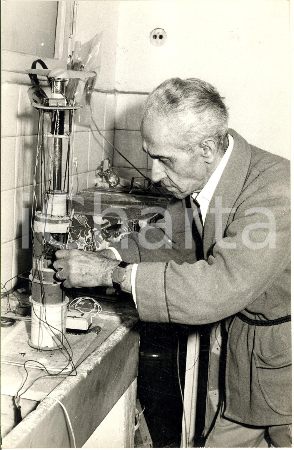 1972 ANDORA (SV) Inventore Nicola BIANUCCI con il suo razzo meccanico - Foto