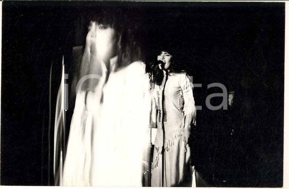 1970 ca COSTUME ITALIA Marcella BELLA in concerto (3) Foto ARTISTICA 30x20 cm
