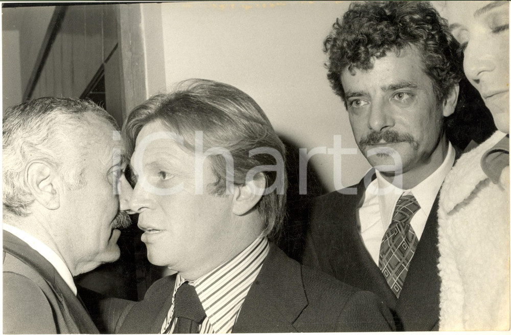 1970 ca COSTUME ITALIA Attore Giancarlo GIANNINI a un evento - Foto 30x20 cm