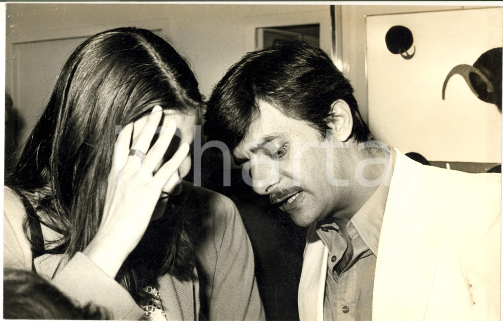 1970 ca COSTUME ITALIA Attore Giancarlo GIANNINI a un evento (2) Foto 30x20 cm
