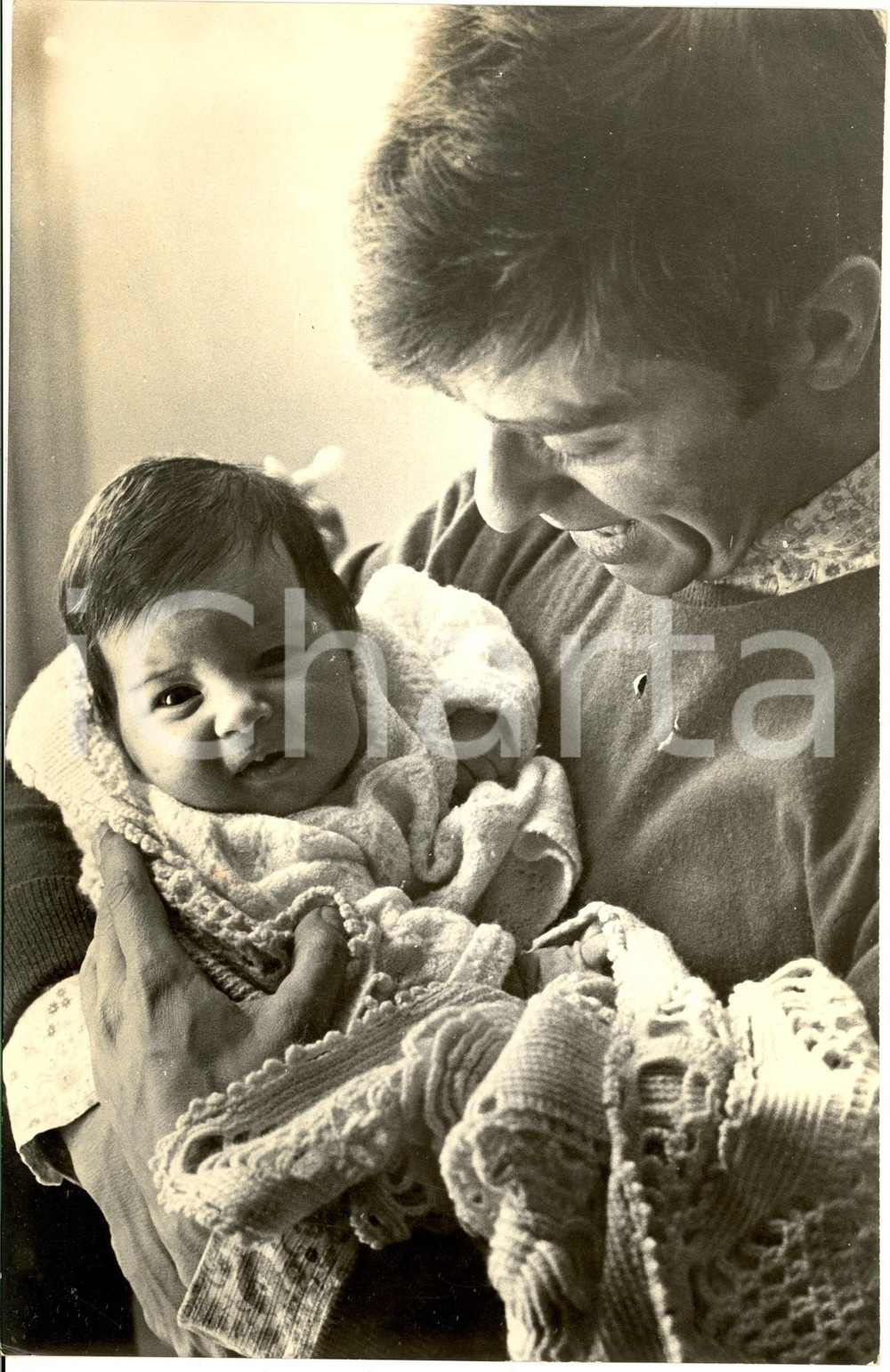 1970 ca COSTUME Cantante Tony DEL MONACO con il figlio neonato (1) Foto 20x30 cm
