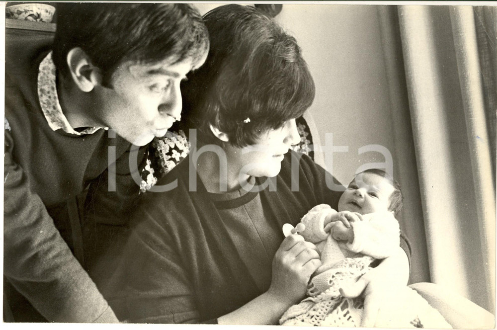 1970 ca COSTUME Tony DEL MONACO con moglie e figlio neonato (4) Foto 30x20 cm