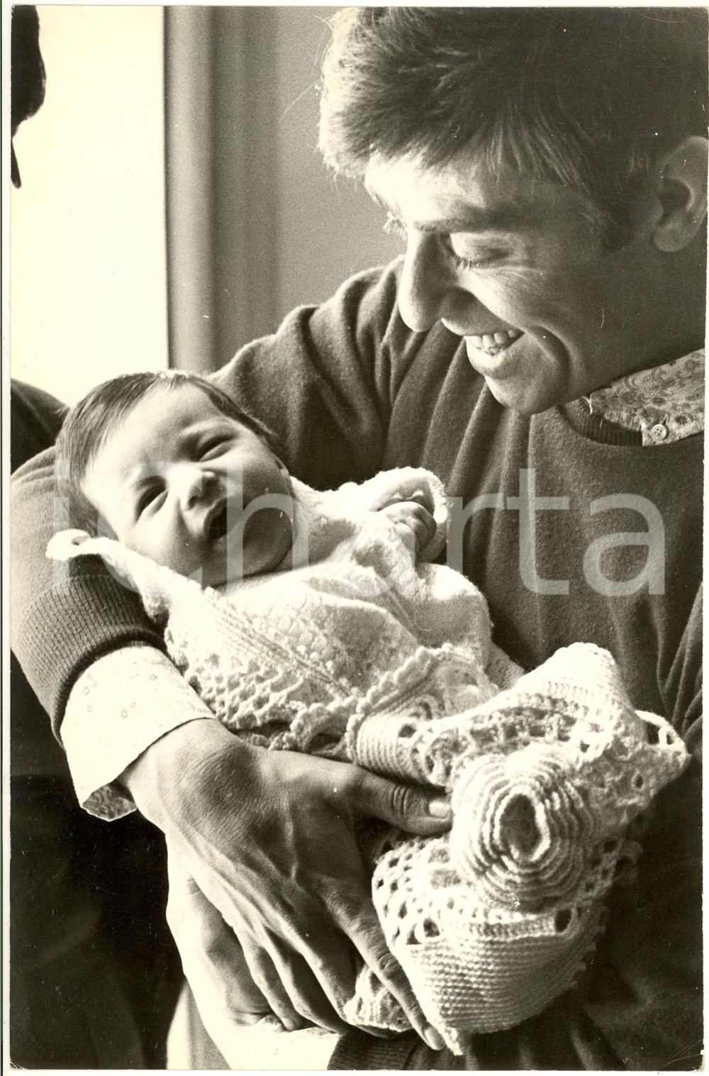 1970 ca COSTUME Cantante Tony DEL MONACO con il figlio neonato (3) Foto 20x30 cm