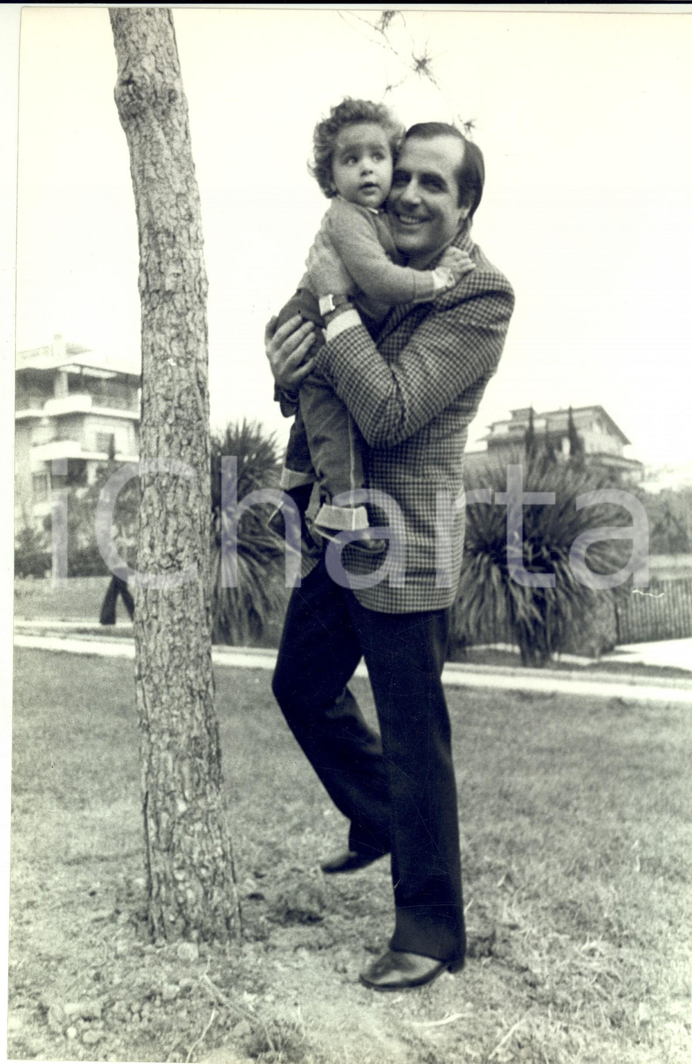 1970 ca COSTUME Attore Carlo GIUFFRE' con il figlio bambino (5) Foto 20x30 cm