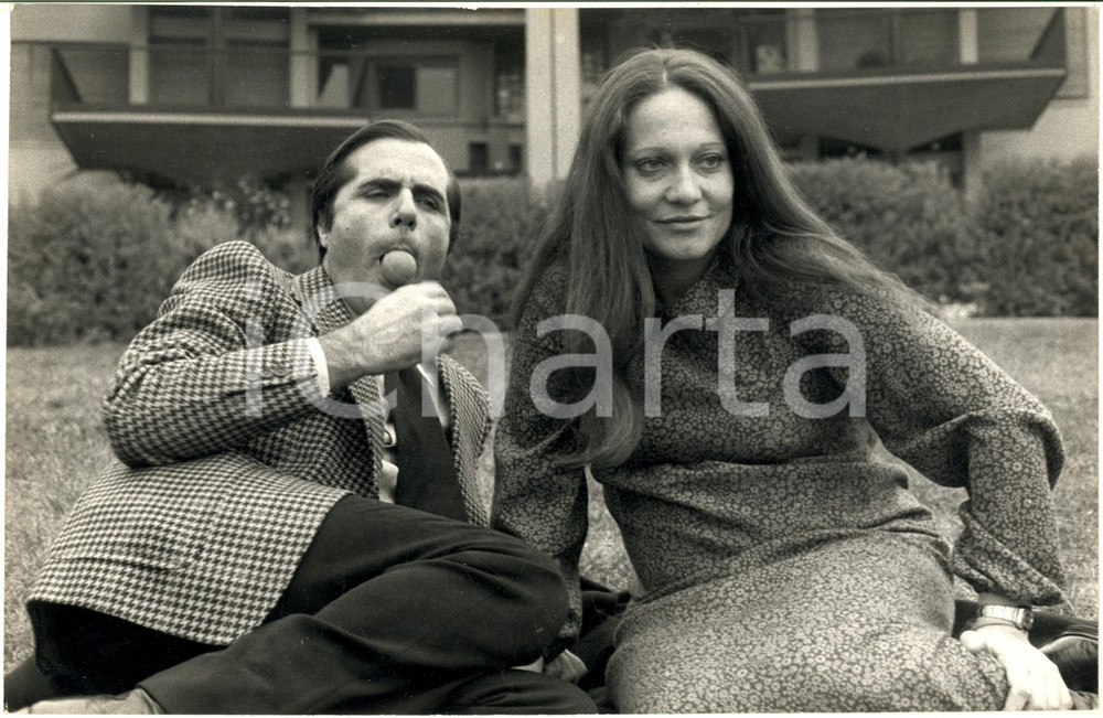 1970 ca COSTUME Carlo GIUFFRE' con la moglie Lidia PANICALI (6) Foto 30x20 cm