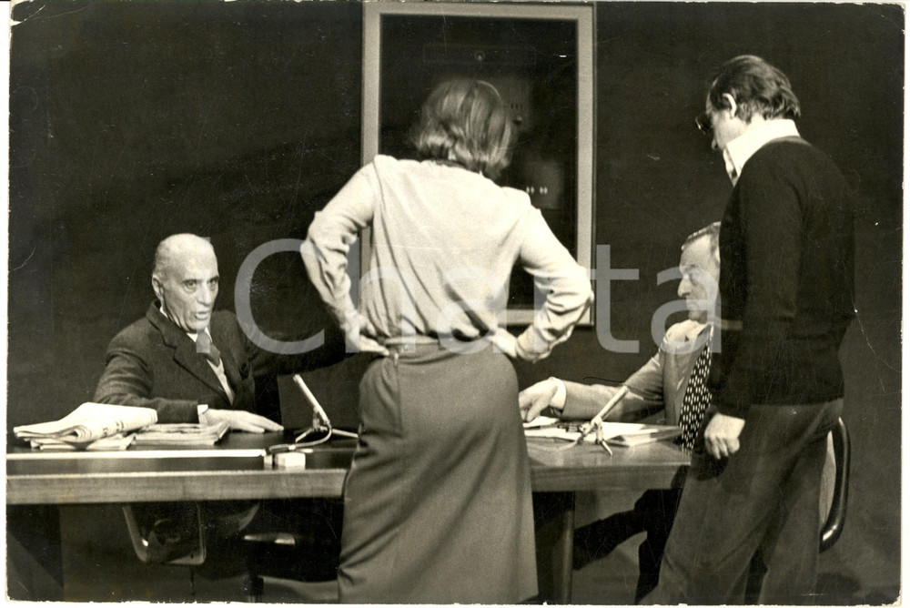 1970 ca COSTUME Indro MONTANELLI e Cesare ZAPPULLI preparano trasmissione - Foto