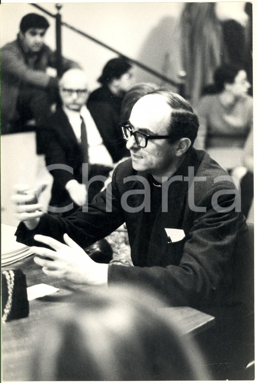 Fotografia d epoca originale 1969 MILANO SALESIANI Sacerdote durante un incontro con gli studenti  Foto 1
